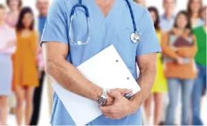 Postgrado UNAB ofrece el Diplomado en Gestión Aplicada a la Atención Primaria en Salud, diseñado para formar profesionales capacitados en la gestión de centros médicos.